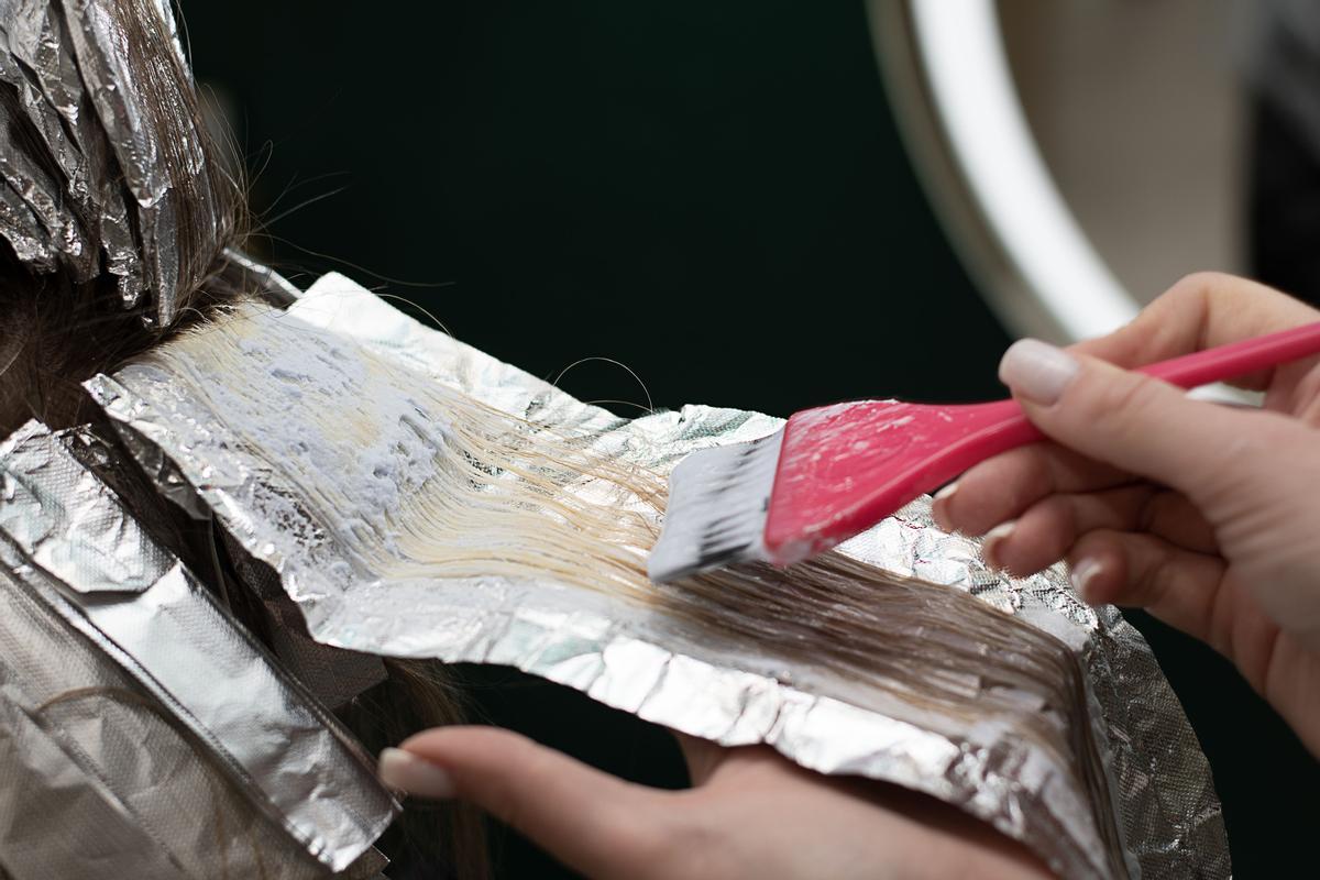 papier d'aluminium dans les cheveux