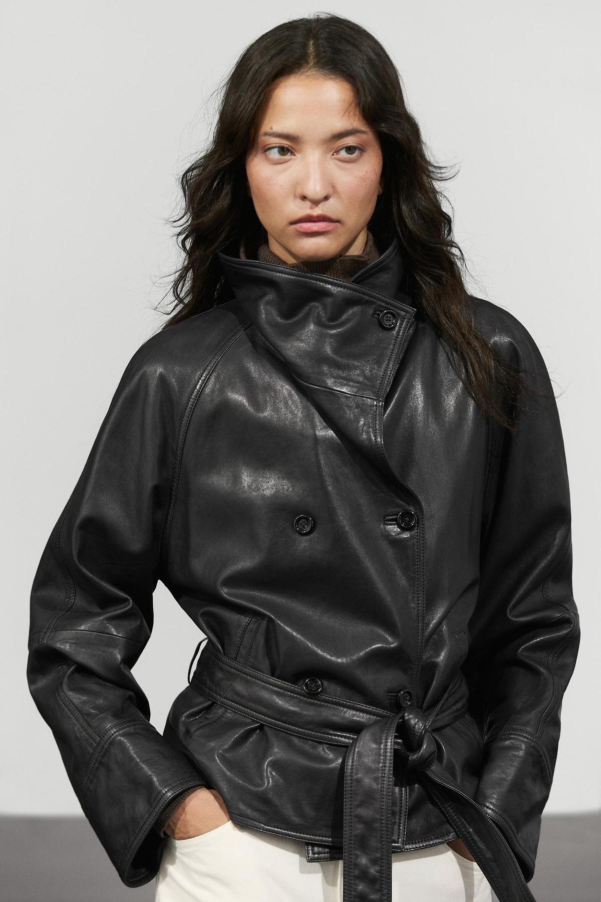 Veste courte en cuir avec ceinture