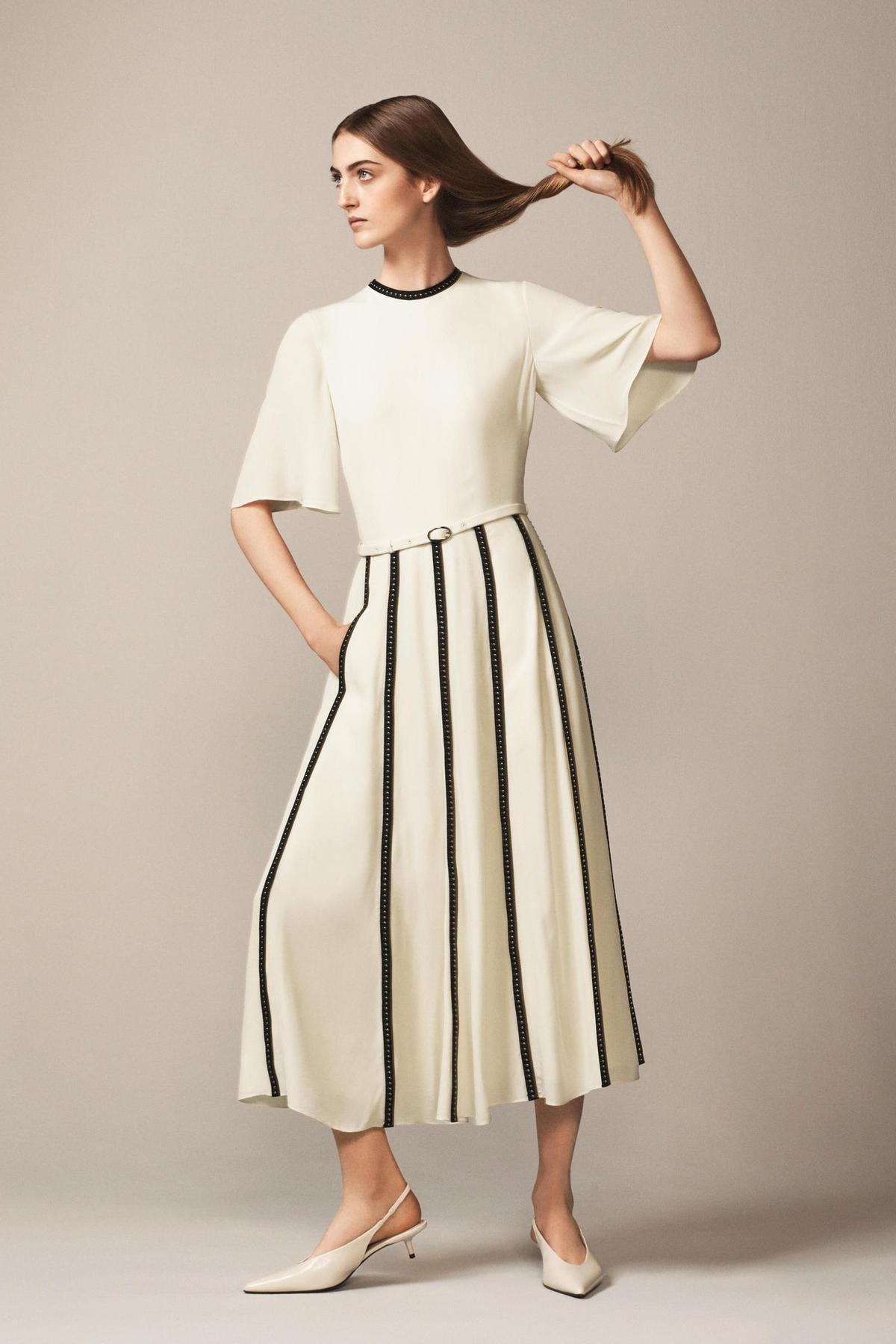 robe noire et blanche