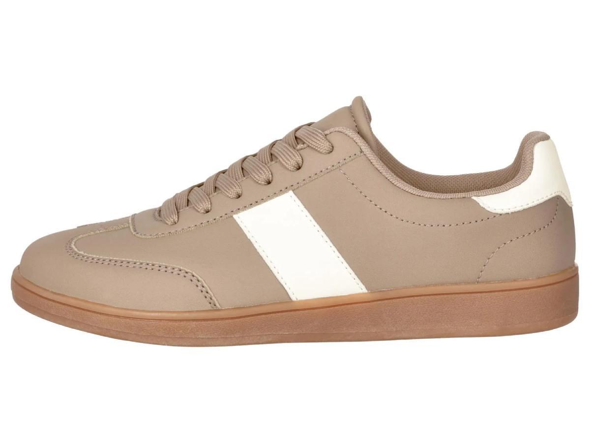 Les baskets couleur sable de Lidl