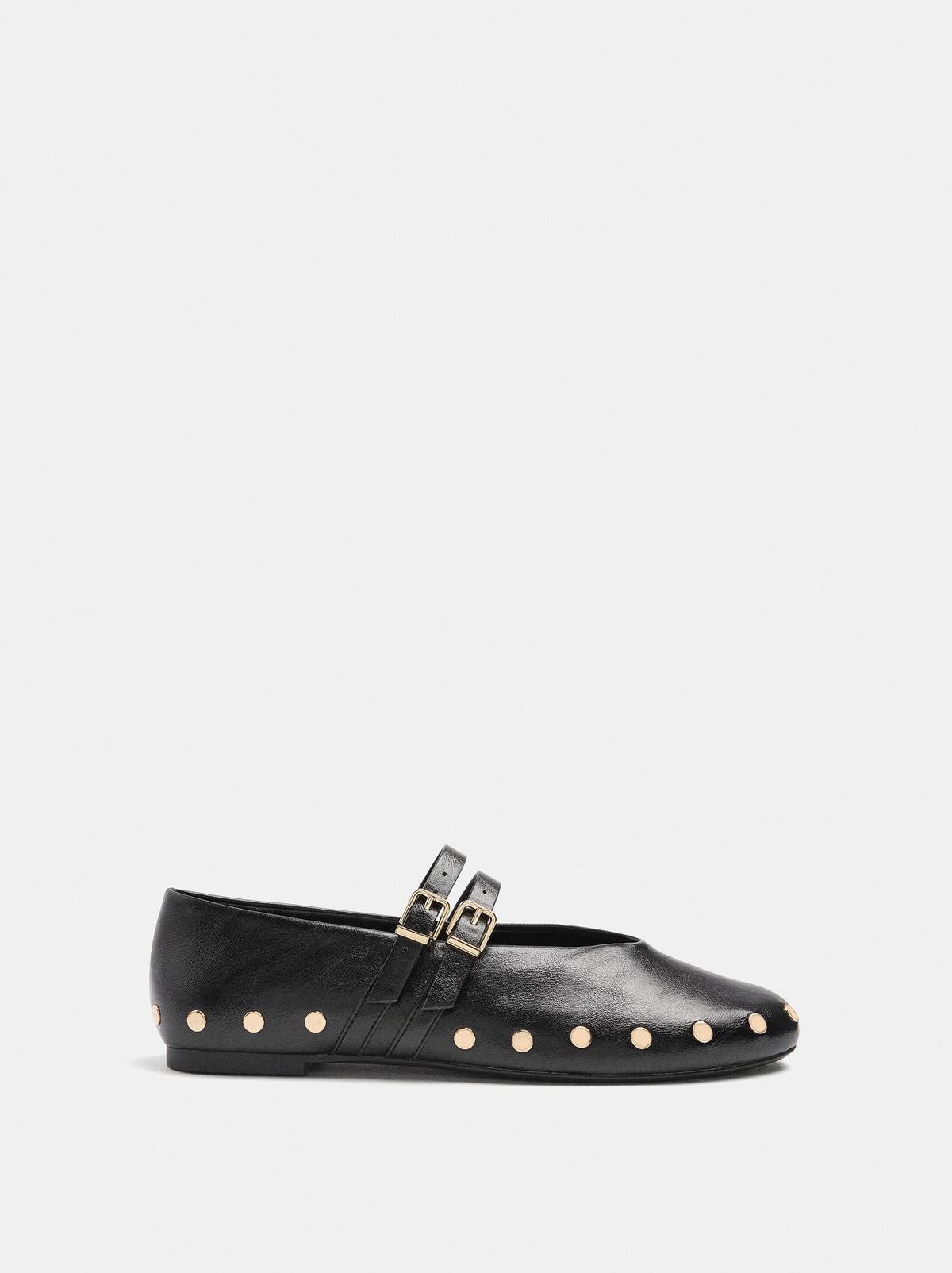 Ballerines plates en cuir noir à clous