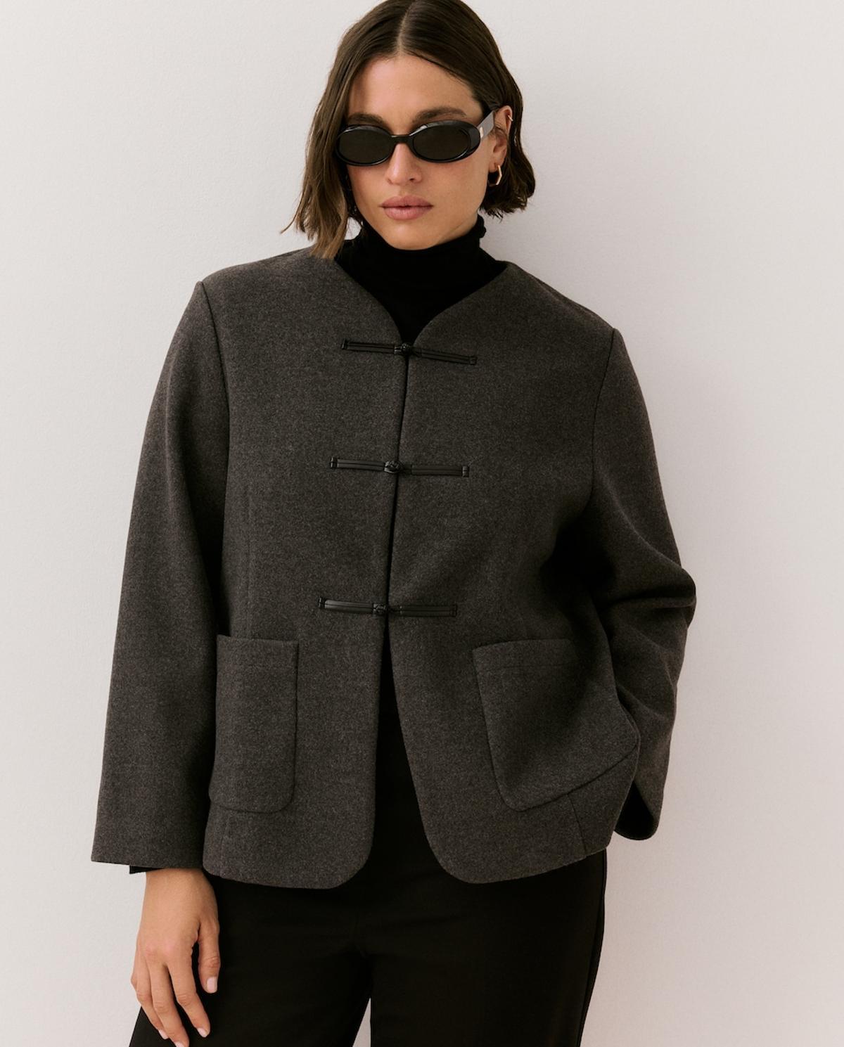 Veste en tissu avec crochets