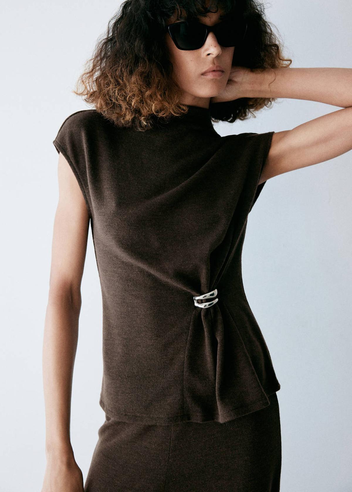 Top en maille marron broche