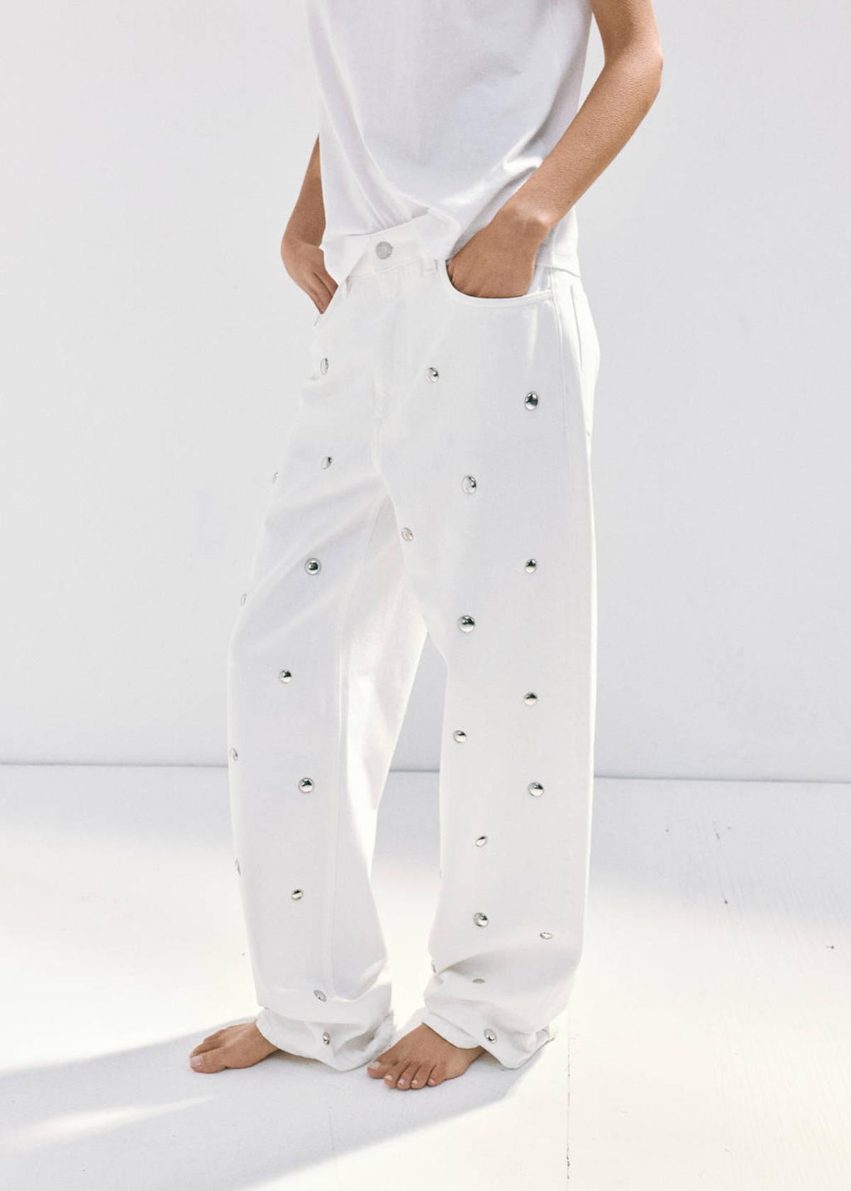 Pantalon en jean blanc clouté