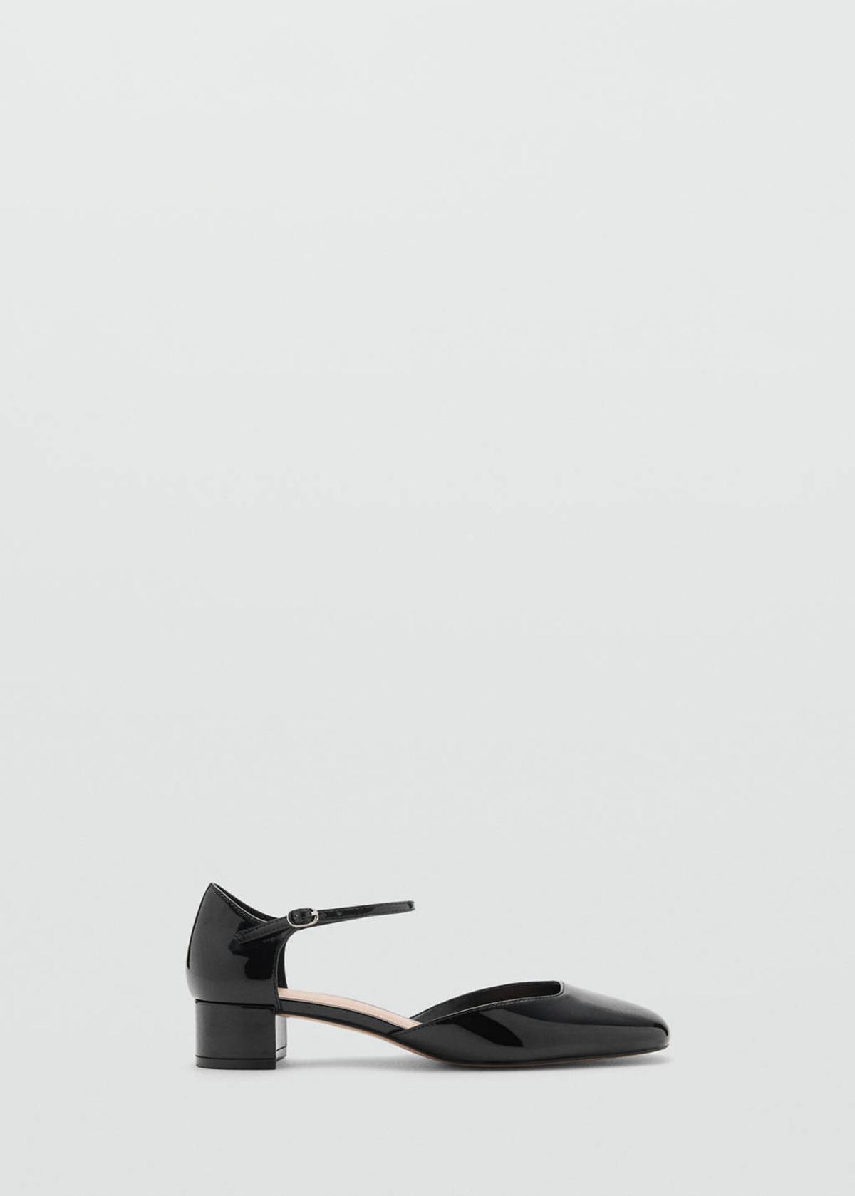 Chaussures en cuir verni à talons bas