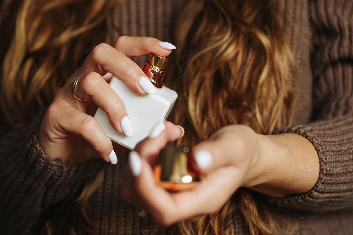 C'est le parfum signature qui s'écoule en un temps record : le préféré des femmes de plus de 40 ans en quête d'exclusivité.
