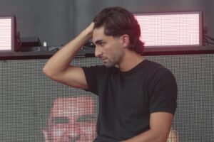Alberto Cerdán, coiffeur : « Ce sont les coupes de cheveux pour hommes qui seront tendance cet automne 2026. Les hommes commencent à rechercher plus de personnalité et de naturel, et leur coupe doit s'adapter aux cheveux, au visage et à la personnalité de chacun. »