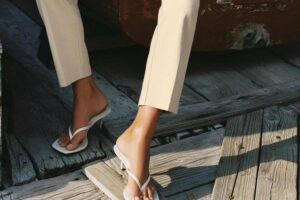 Ce sont les nouveaux pantalons Zara que j'ai achetés en 3 couleurs pour les journées de mi-saison : ils sont confortables, polyvalents et coûtent moins de 30 euros