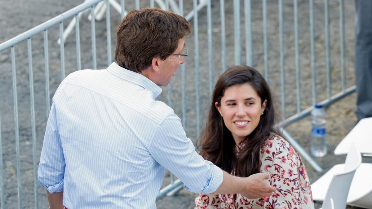 El interesante estilismo de Teresa Urquijo en la Fórmula 1 junto a Patrick Dempsey