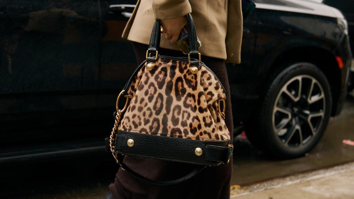 Encontrados en Bimba y Lola los bolsos ‘shopper’ perfectos para looks de oficina de otoño: elegantes, de tendencia y muy rebajados