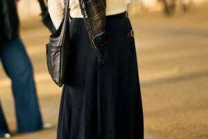 Disponibles chez Zara, les jupes midi que vous devriez inclure dans votre garde-robe cet automne 2026 : élégantes, avec un effet « ventre plat » et faciles à combiner.
