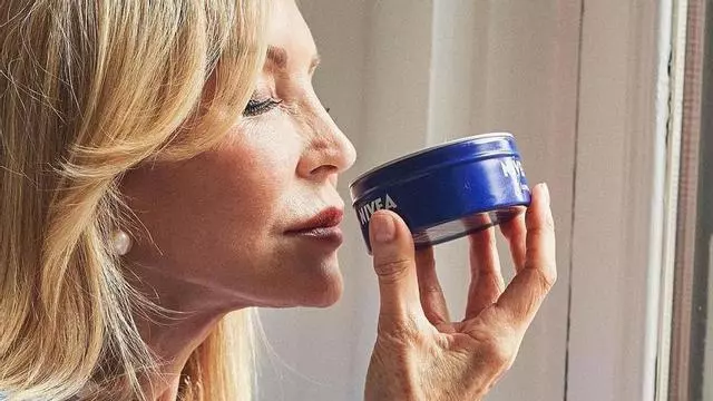 Carmen Lomana (78 ans) : "Quand je remarque que ma peau tiraille, je l'utilise comme masque"