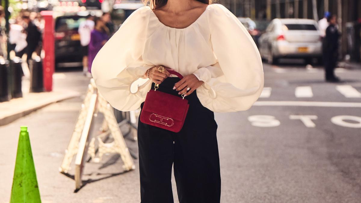 Este septiembre 2026 vuelven a ser tendencia los pantalones de los 70 que mejor combinan con botines, pero también con sandalias: nuestros modelos favoritos de Zara