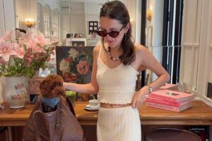 Enregistrement honoraire pour le nouveau sac shopper en cuir couleur chocolat de Bimba y Lola : il s'adapte à l'ordinateur portable, il est très léger et maintenant il est en vente