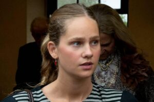 Irene Urdangarin possède la tenue à carreaux la plus élégante de l'automne (qui est maintenant en vente) et elle est signée par l'une des marques espagnoles préférées des invités.