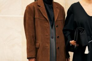 J'ai enfin trouvé chez Parfois le manteau en daim marron le plus élégant de l'automne 2026 : il a l'air luxueux, va avec tout et est parfait pour la mi-saison.