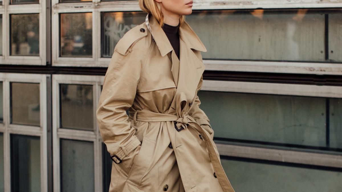 Llega el otoño a Zara y Mango: 5 gabardinas beige clásicas y muy en tendencia que debes fichar antes de octubre