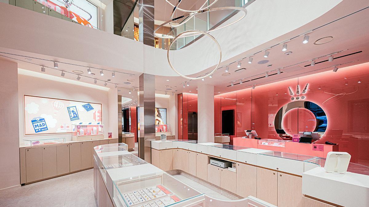 Nueva tienda Pandora en Preciados (Madrid)
