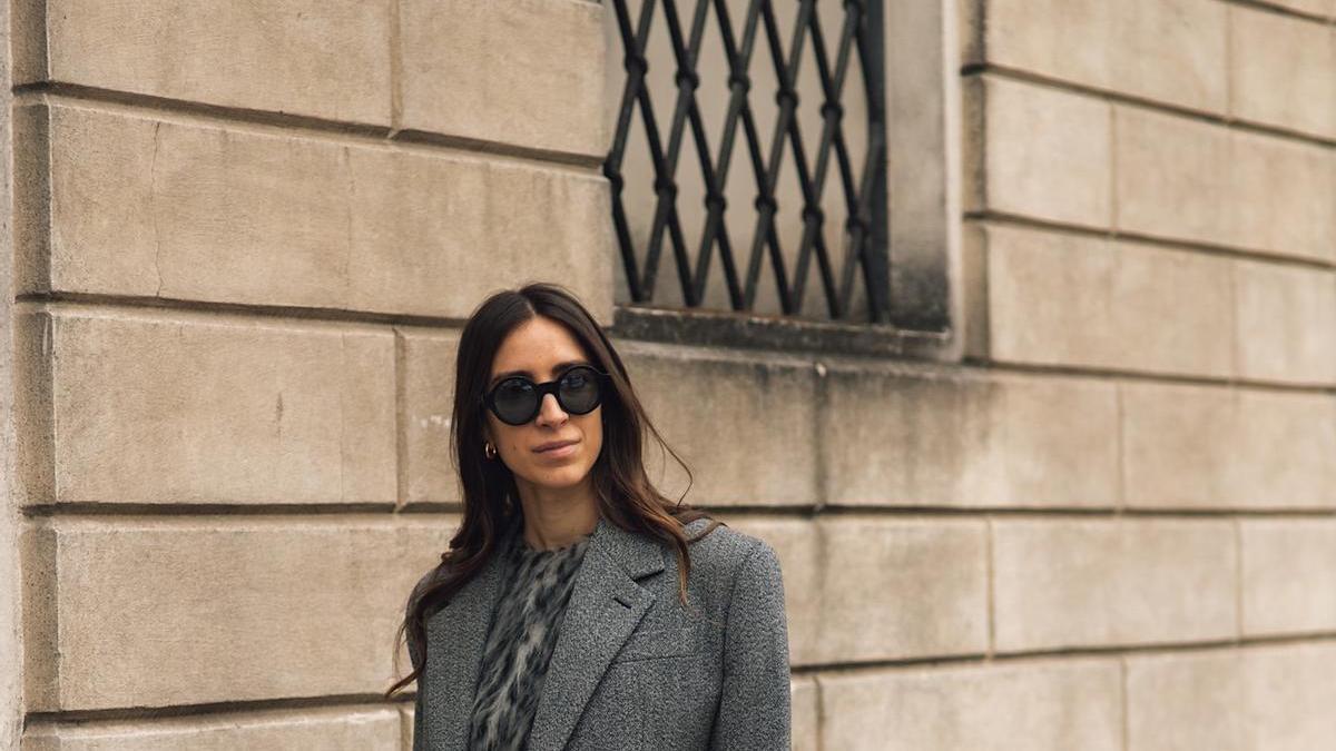 Look de street style con bailarinas negras
