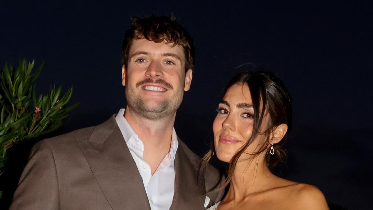 Estos son los dos vestidos de novia de Anna Padilla para el día de su boda: ambos de jóvenes diseñadoras españolas (y con mucha personalidad)