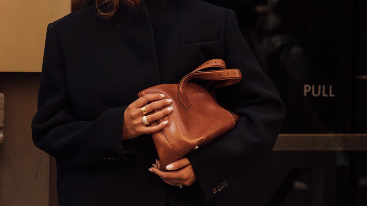 Parfois vende este lunes (14/09) los bolsos marrones de estilo lujoso más elegantes para el otoño: desde 35 €