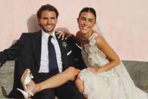 Toutes les robes de mariée de Vic Montanari, la mariée la plus cool de 2026 : Dior, Miu Miu et même Havaianas