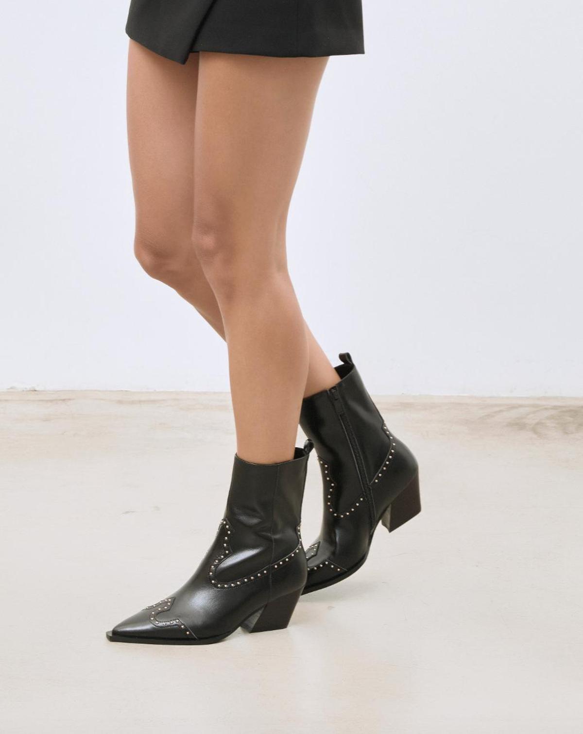 Bottines cowboy cloutées