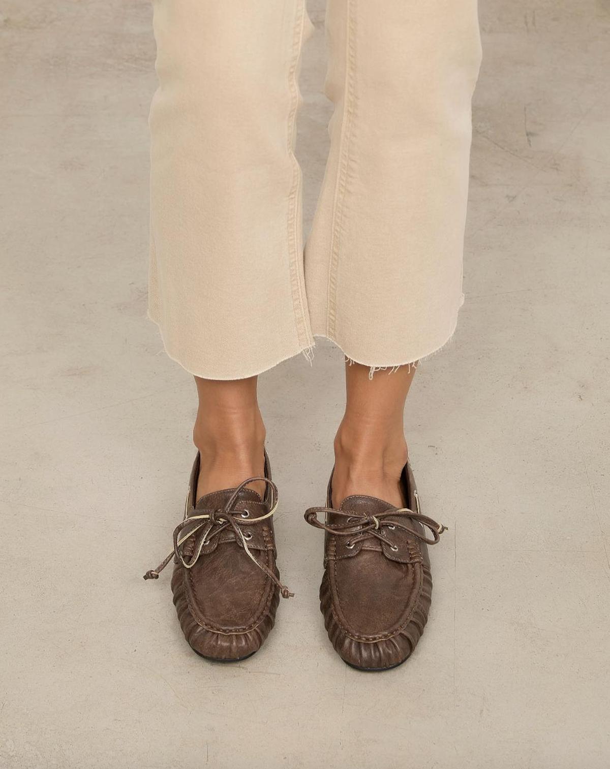 Mocassins à lacets en daim