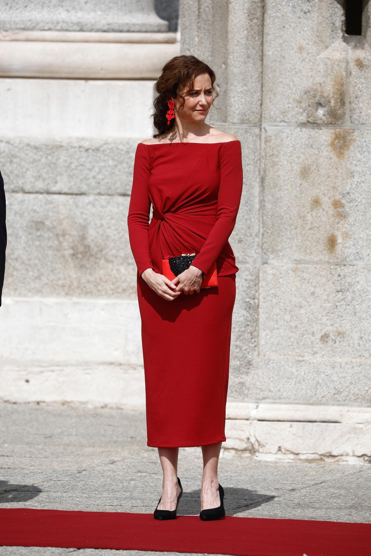 Le regard d'Isabel Díaz Ayuso sur la réception Macron