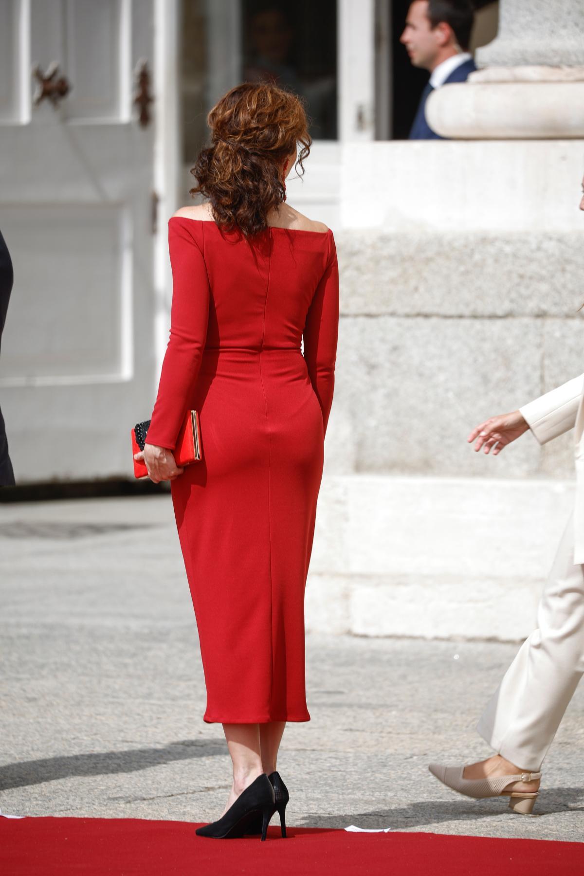 Le regard d'Isabel Díaz Ayuso sur la réception Macron