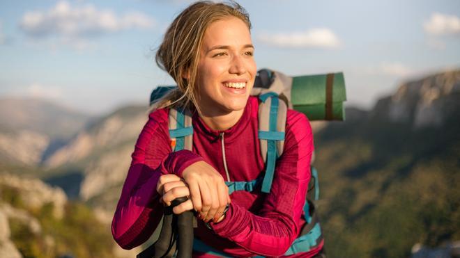 Decathlon baisse les prix des baskets Salomon parfaites pour la randonnée : elles sont confortables, légères et il reste très peu de tailles