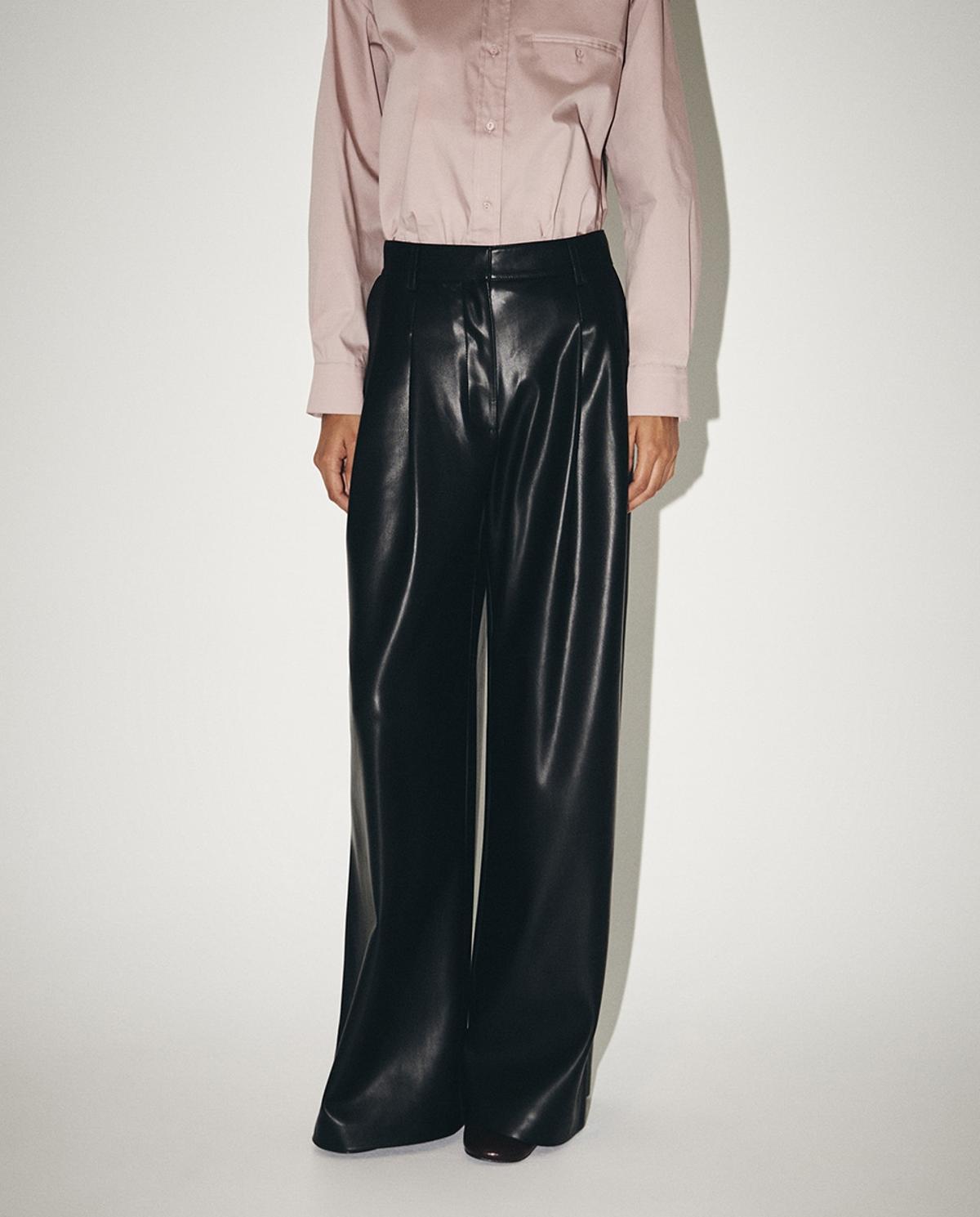 Pantalon en cuir noir à plis