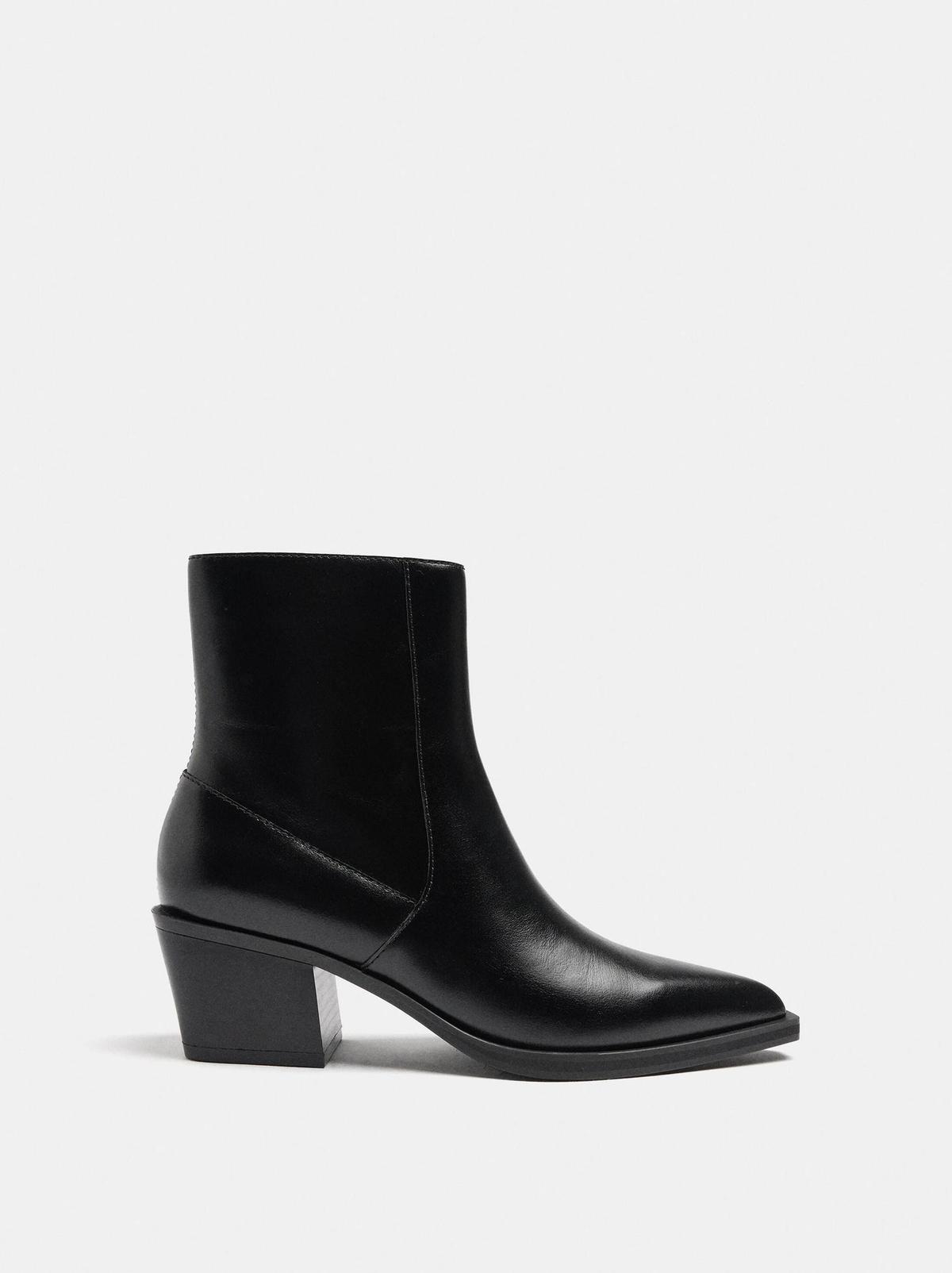 Bottines à talons noires style cowboy
