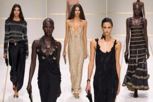 Des papillons, du noir comme protagoniste et une collection hommage : c'est ainsi que Giorgio Armani a conquis les podiums italiens