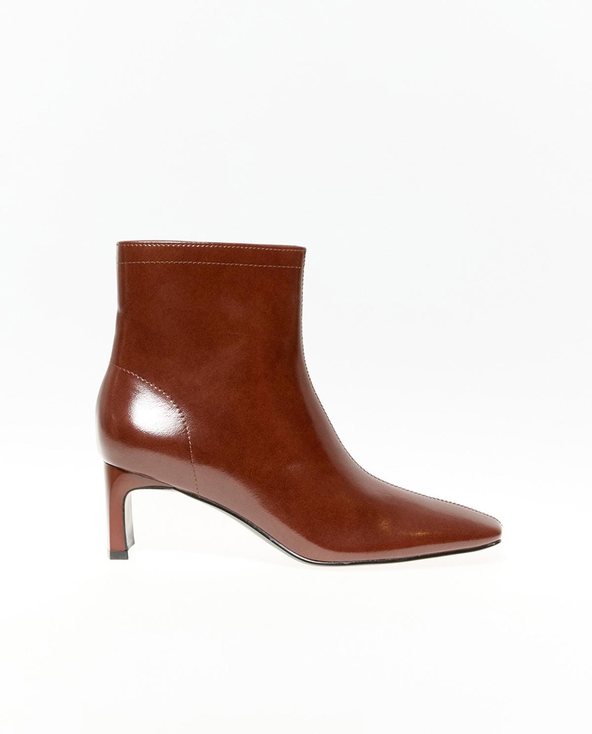 Bottines en cuir verni marron