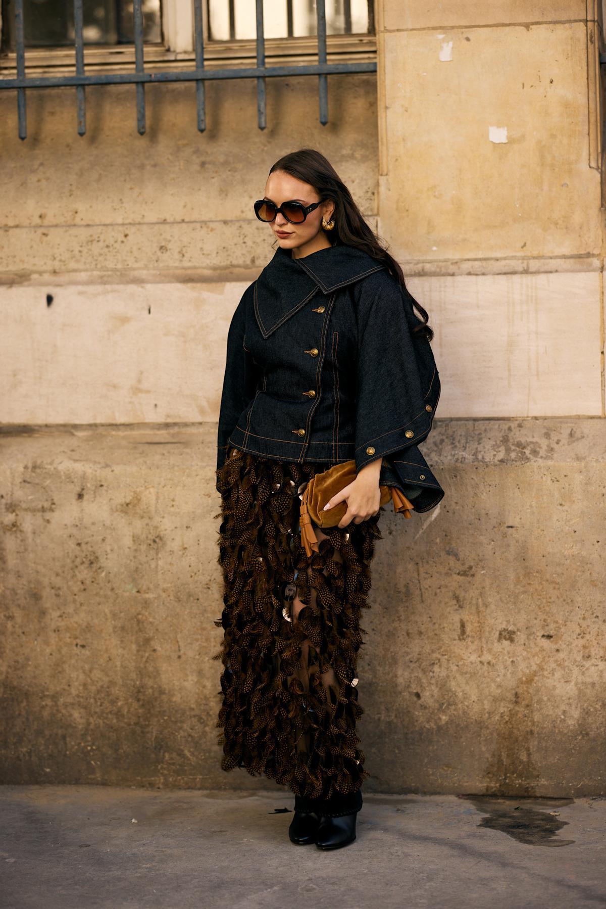 Look street style avec des bottines noires