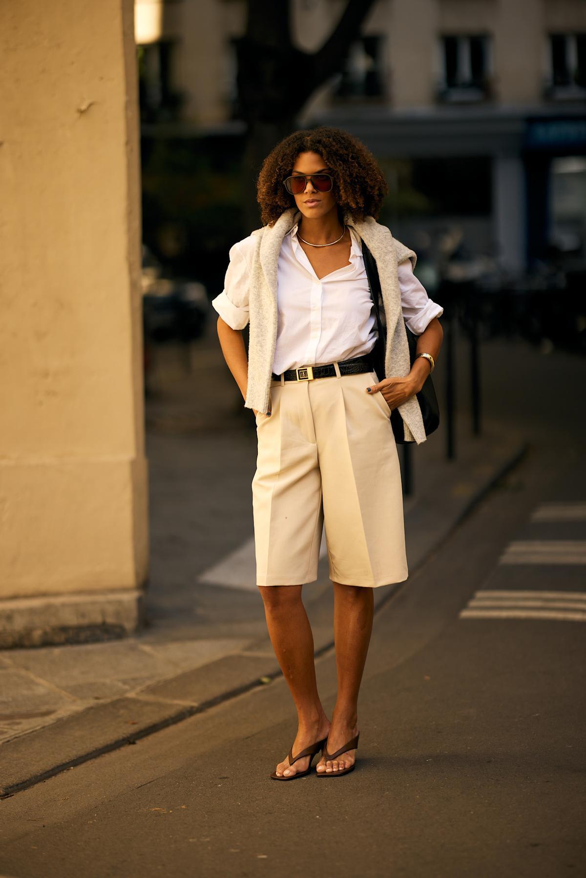 Look street style avec un sac marron