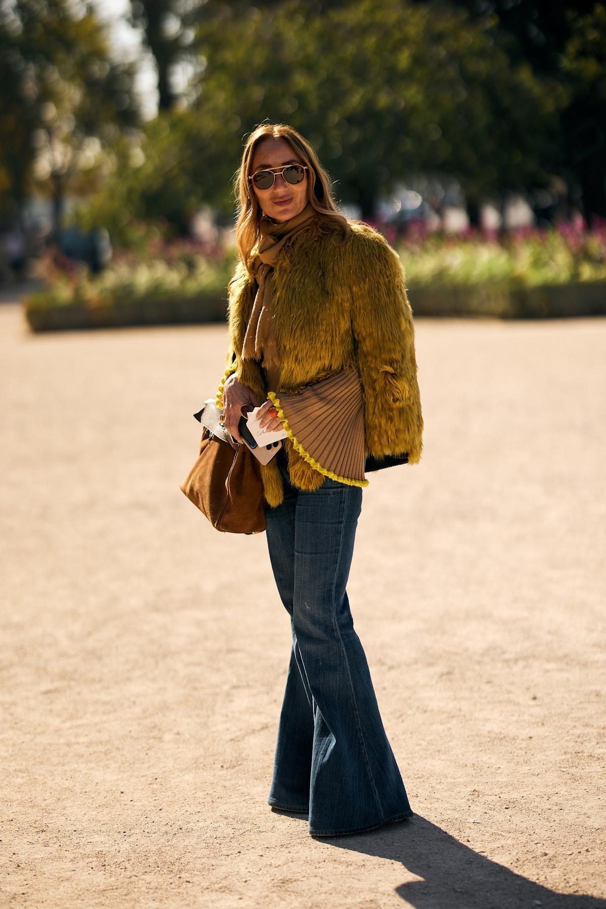 Look street style avec sac marron