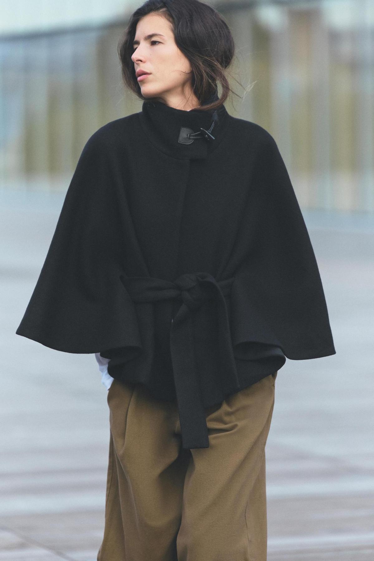 Veste cape en laine