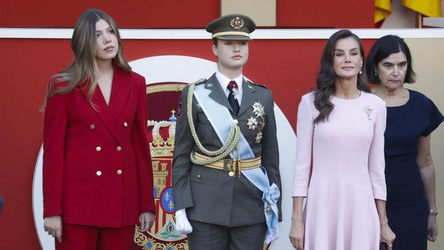 La famille royale préside le Columbus Day : c'est ainsi que sonne l'hymne qui ouvre le défilé militaire