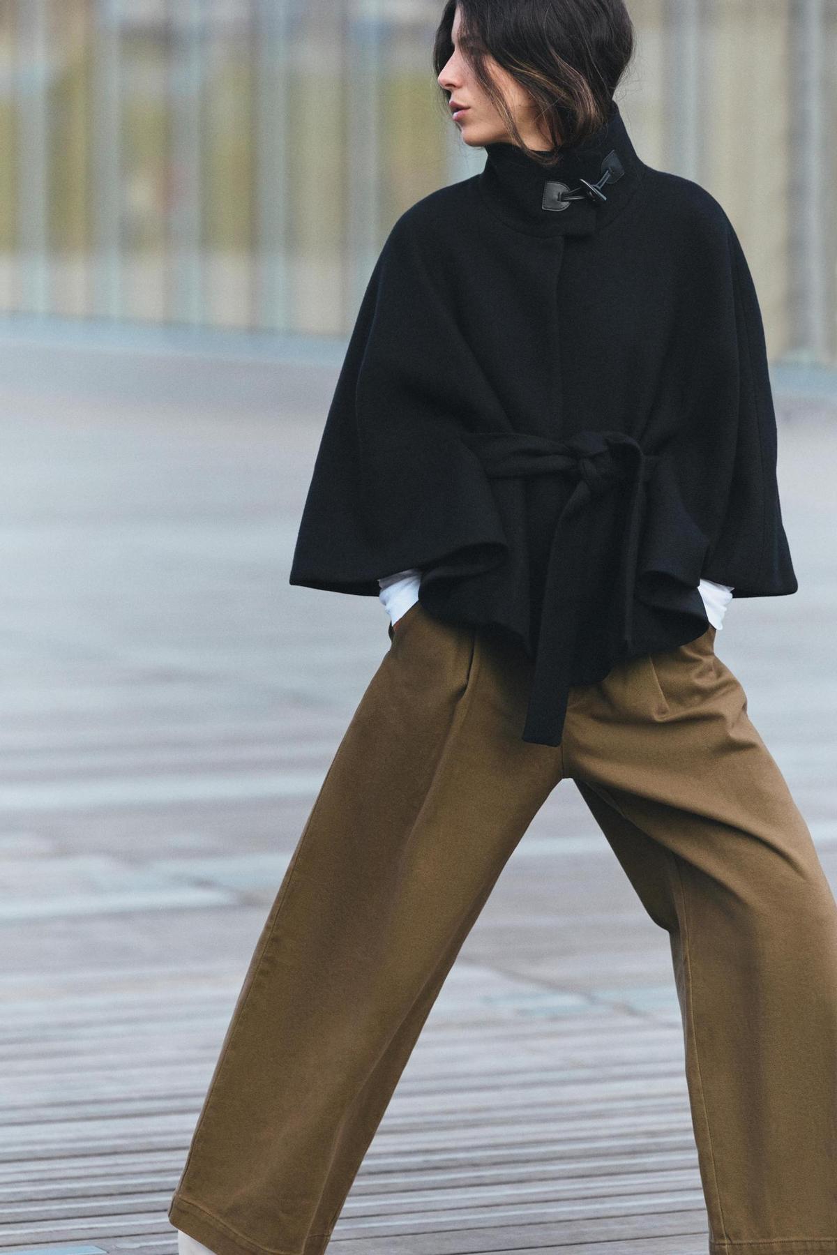 Manteau en laine style cape ceinturé