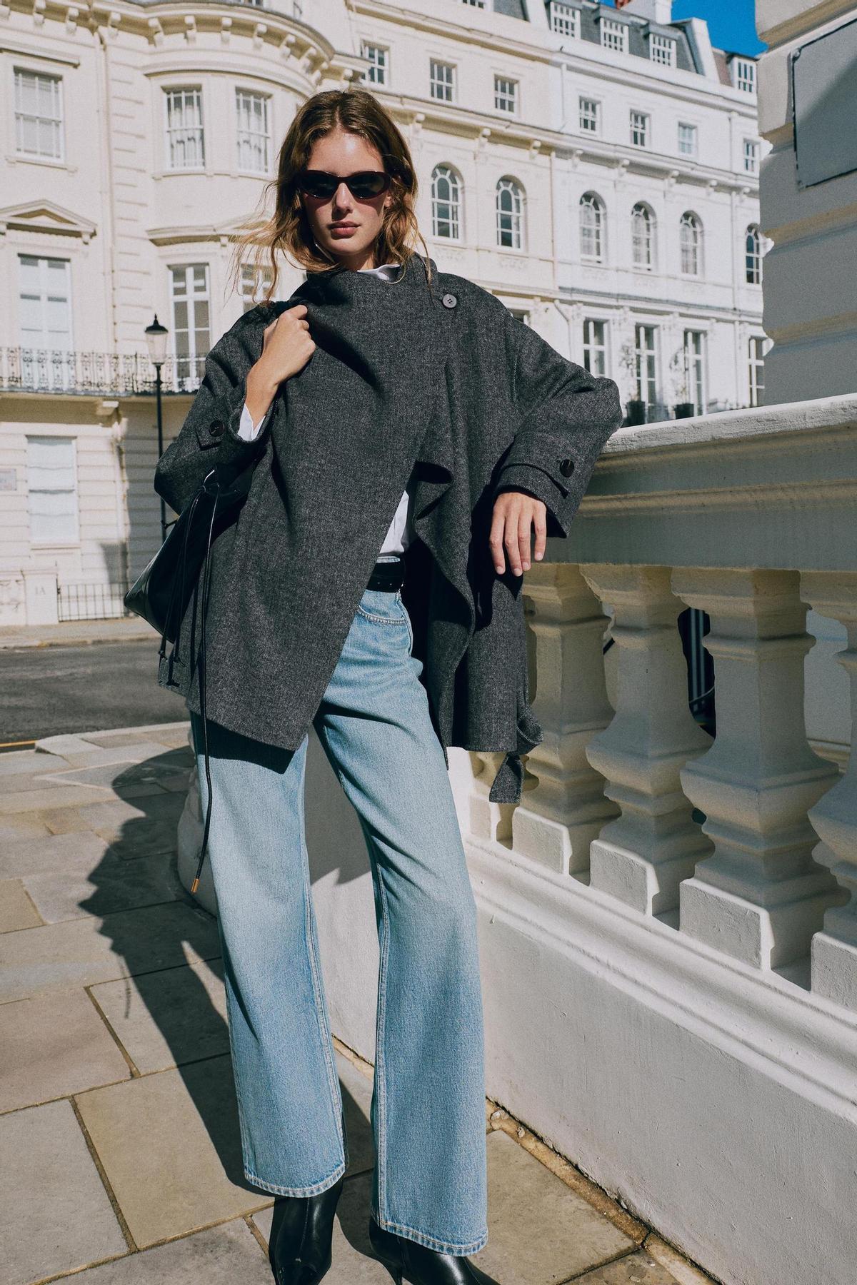 Manteau en laine à double boutonnage avec ceinture