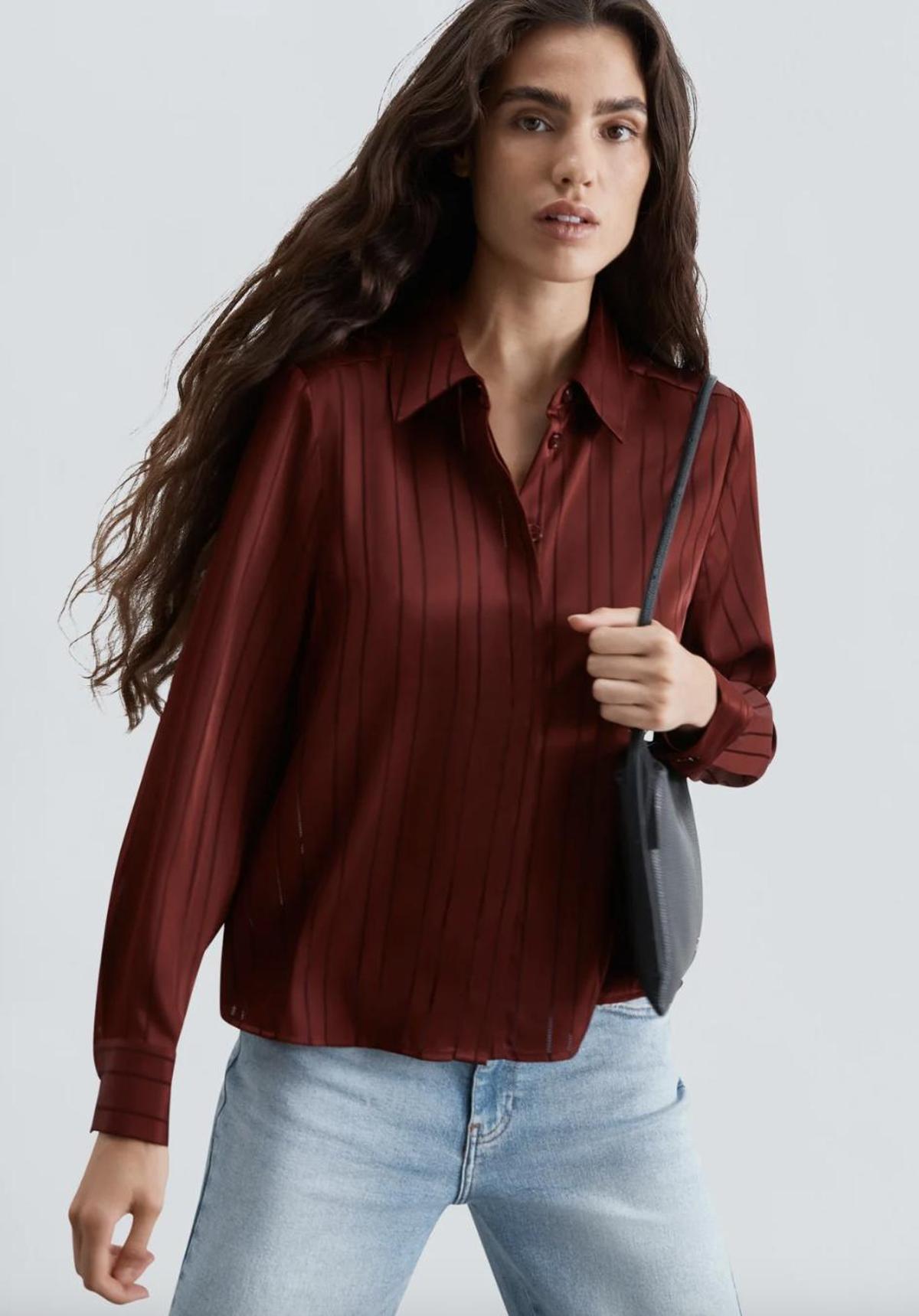 Blouse en satin rayé