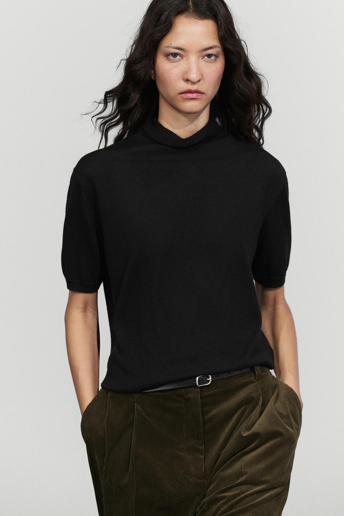 Pull tricoté à col roulé en laine