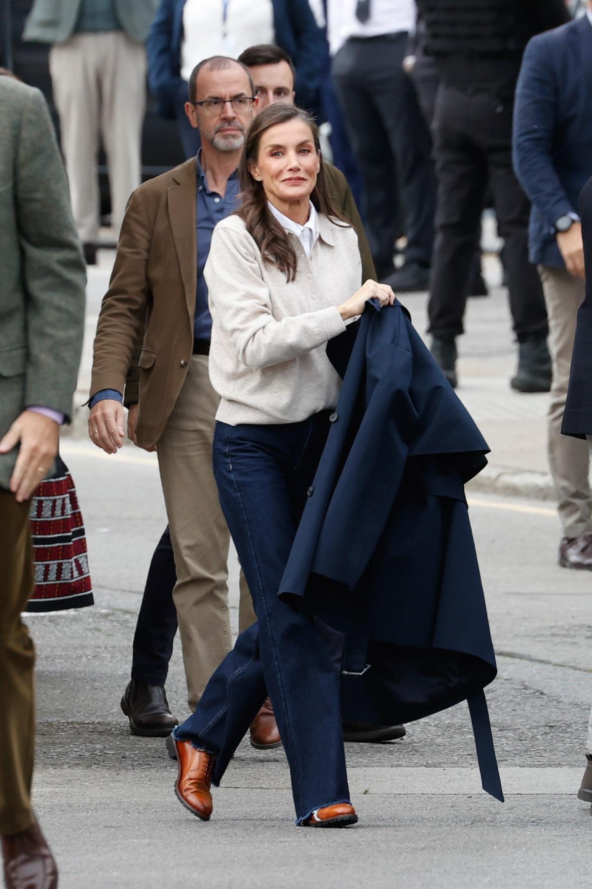 Le look de la reine Letizia lors de sa visite au Pueblo Ejempla 2026