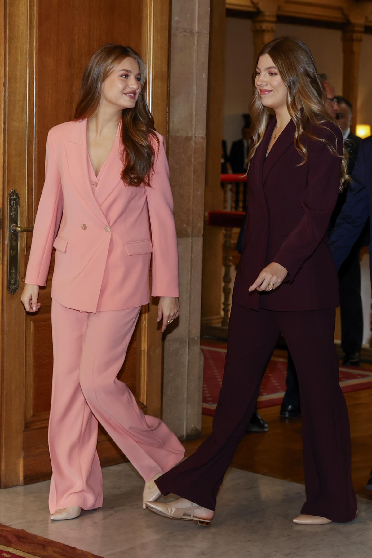 Les looks combinés de Leonor et Sofía dans les Asturies