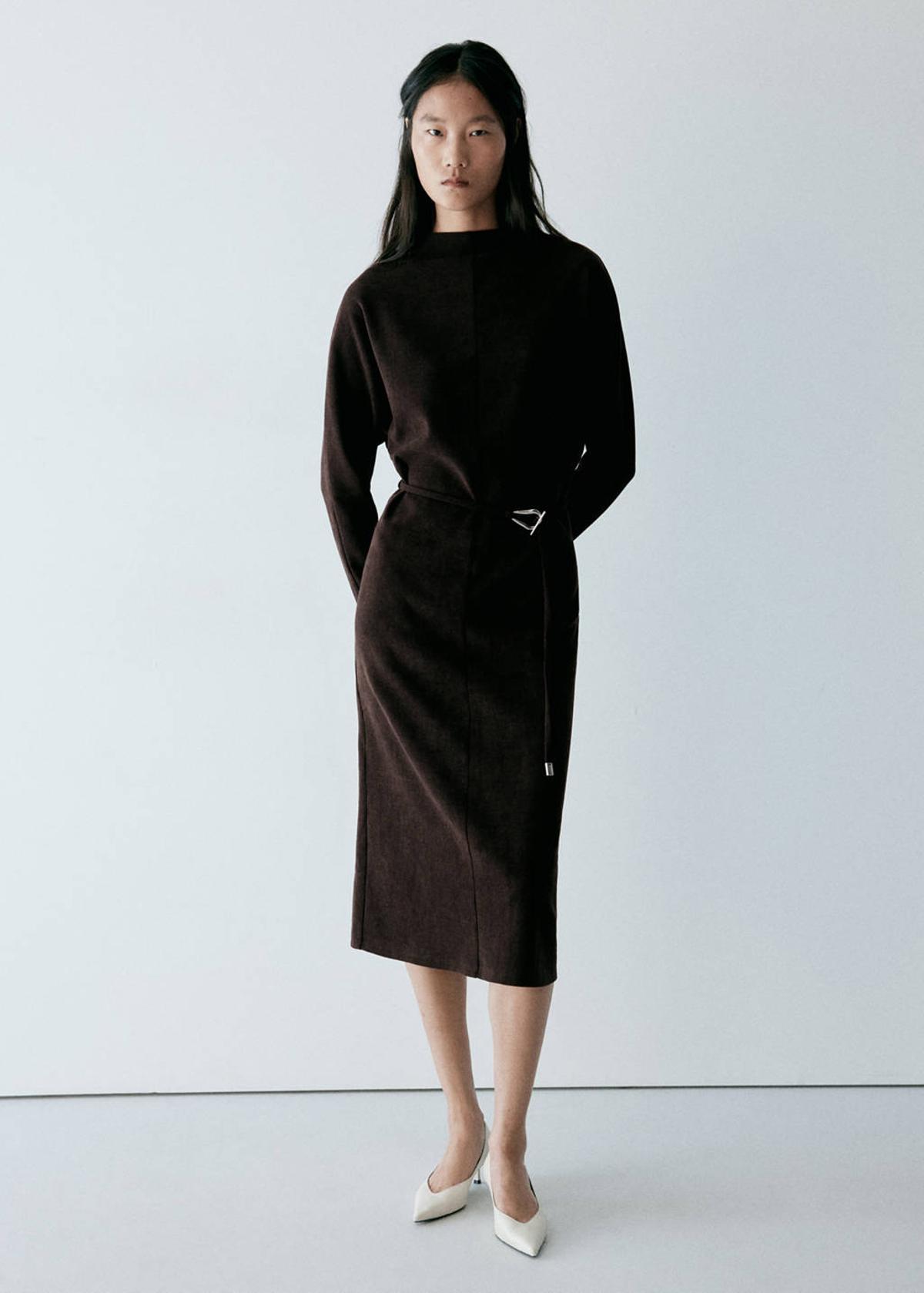 Robe midi en maille avec ceinture