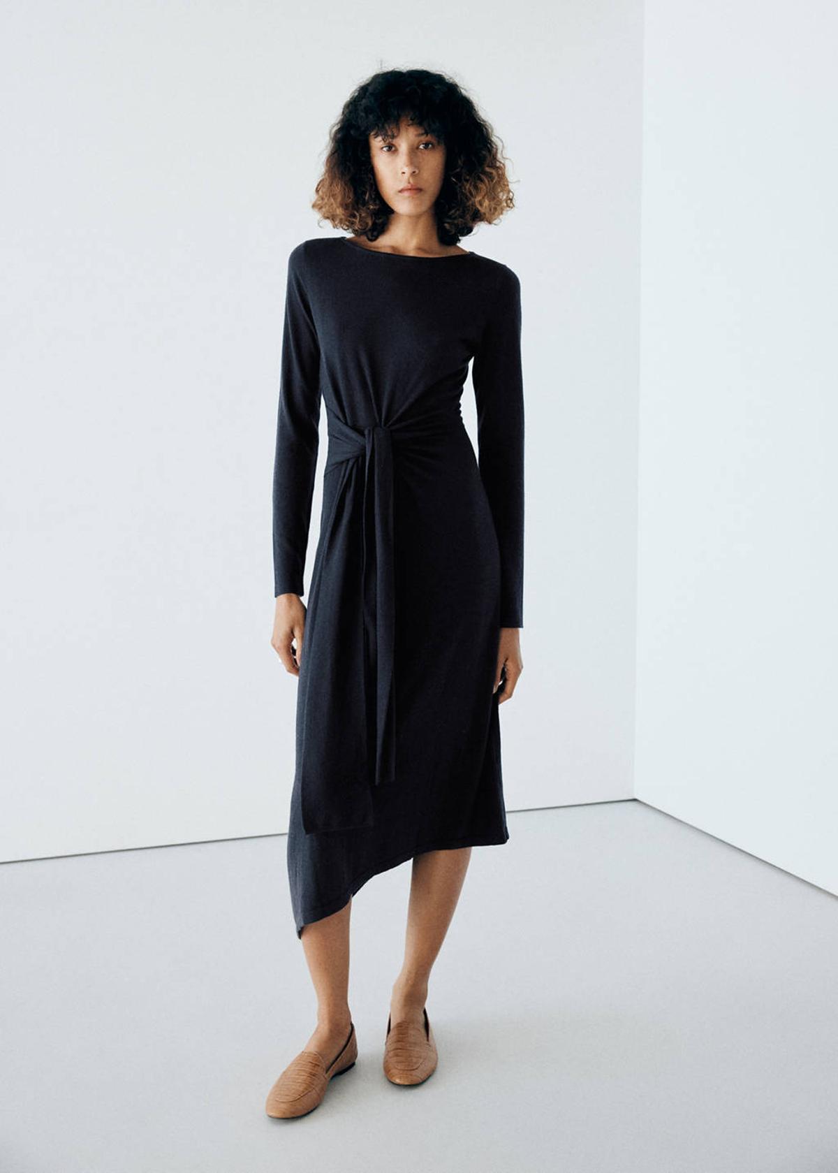 Robe en maille bleu marine avec noeud
