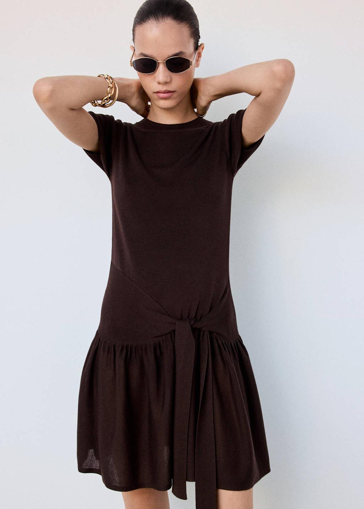 Robe courte en maille à manches courtes