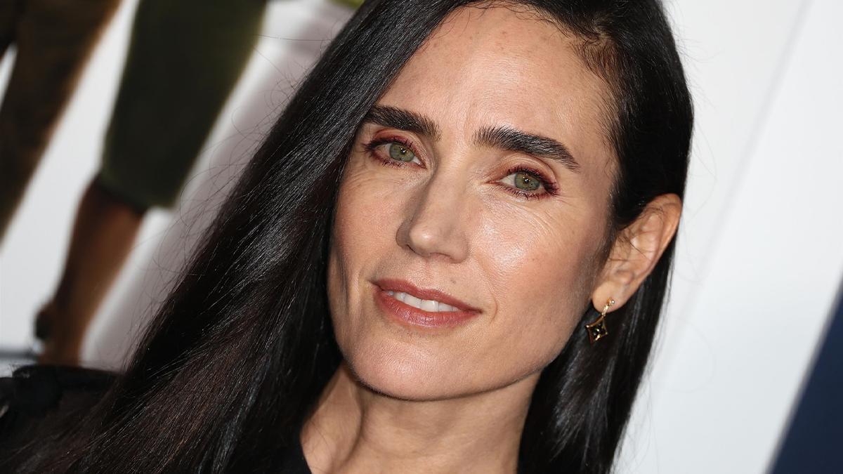 Anna Barba, maquilladora: “A partir de los 50, si tienes los ojos verdes, el tono de lápiz más favorecedor es el berenjena"